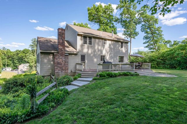 22 Beechwood Road, Hudson, NH 03051