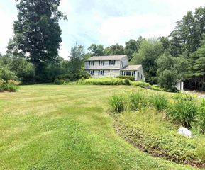 22 Beechwood Road, Hudson, NH 03051