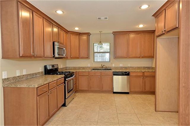 81 Yewleaf, The Woodlands, TX 77381