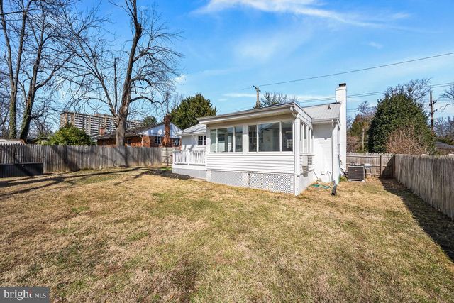 5020 RIVER RD, Bethesda, MD 20816