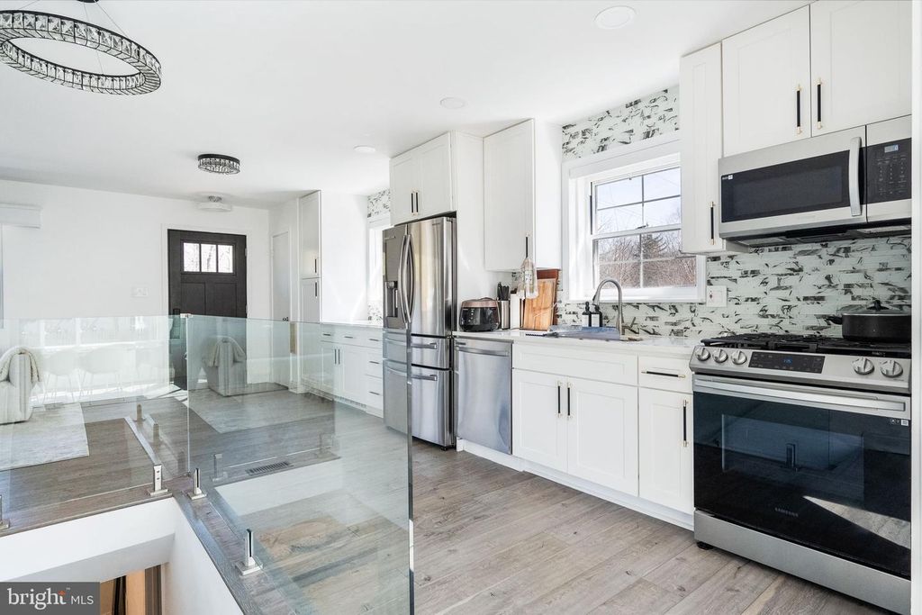 5020 RIVER RD, Bethesda, MD 20816