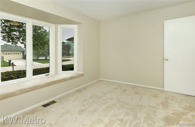2154 Warrington Road, Rochester Hills, MI 48307