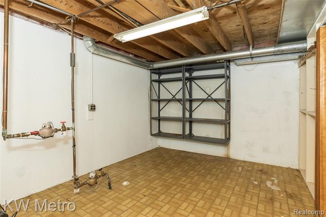 2154 Warrington Road, Rochester Hills, MI 48307