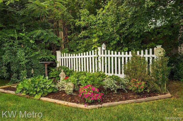 2154 Warrington Road, Rochester Hills, MI 48307