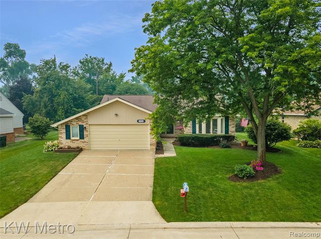 2154 Warrington Road, Rochester Hills, MI 48307