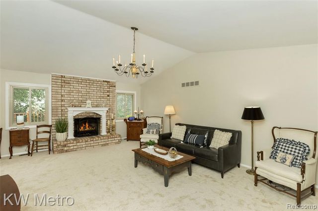 2154 Warrington Road, Rochester Hills, MI 48307