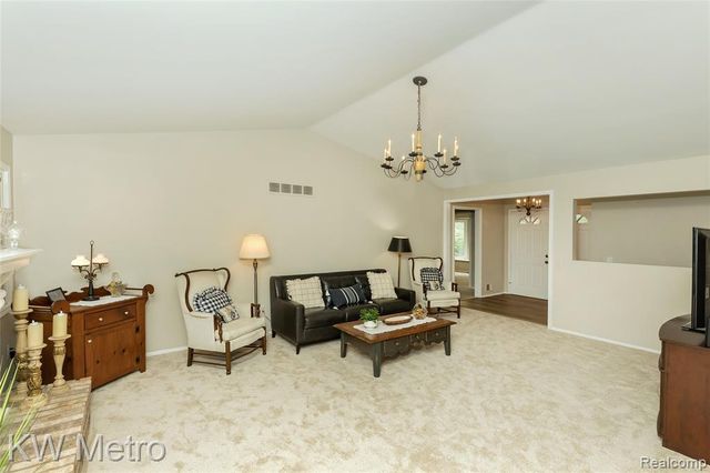 2154 Warrington Road, Rochester Hills, MI 48307