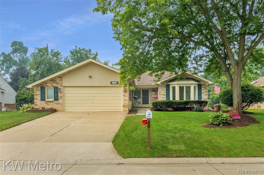 2154 Warrington Road, Rochester Hills, MI 48307