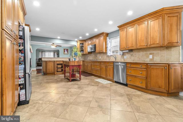 310 HARVARD AVE, Stratford, NJ 08084