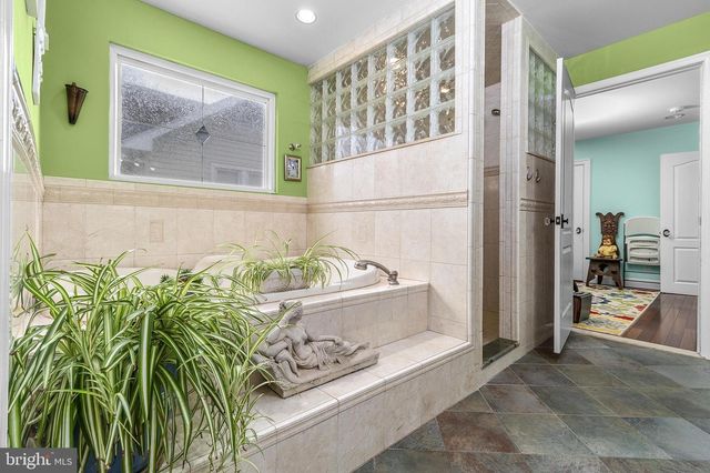 310 HARVARD AVE, Stratford, NJ 08084