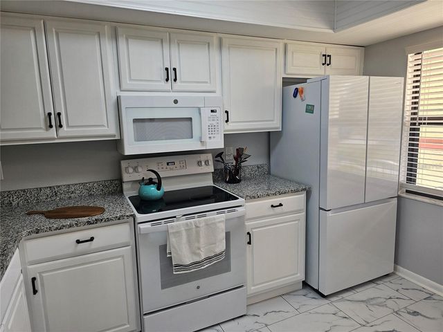 2104 GRANADA COURT, Lake Wales, FL 33898