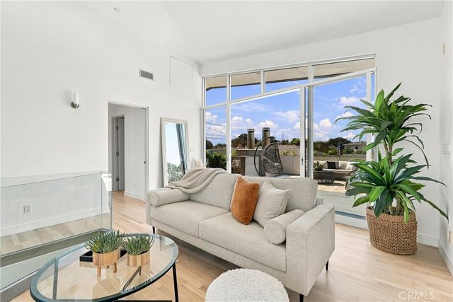 1309 S Irena Avenue, Redondo Beach, CA 90277