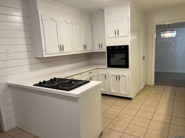 755 Maryland Ave, Port Allen, LA 70767