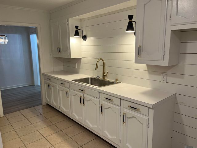 755 Maryland Ave, Port Allen, LA 70767