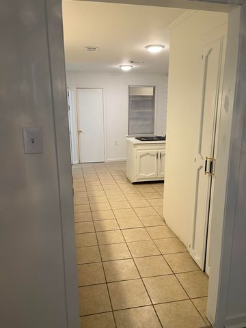 755 Maryland Ave, Port Allen, LA 70767