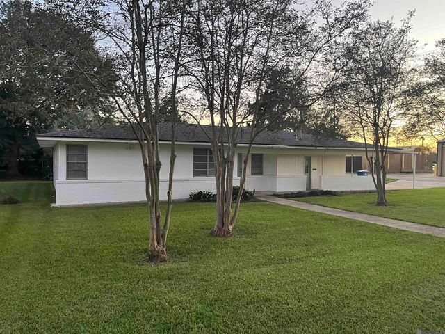 755 Maryland Ave, Port Allen, LA 70767