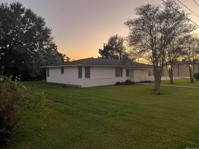 755 Maryland Ave, Port Allen, LA 70767