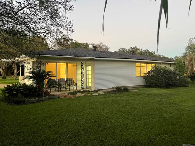 755 Maryland Ave, Port Allen, LA 70767