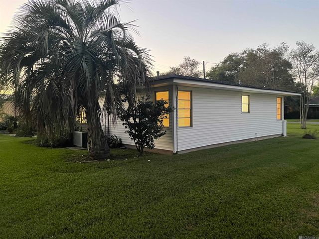 755 Maryland Ave, Port Allen, LA 70767