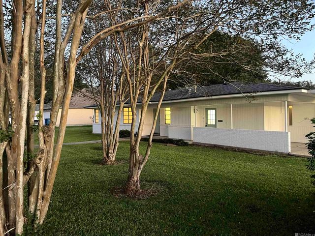 755 Maryland Ave, Port Allen, LA 70767