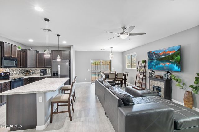 8407 N 61ST Drive, Glendale, AZ 85302