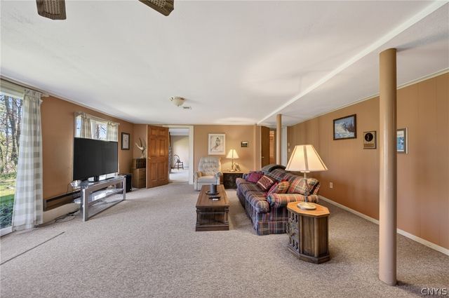 7881 Salt Springs Road, Manlius, NY 13066