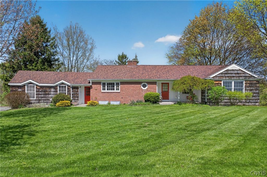 7881 Salt Springs Road, Manlius, NY 13066