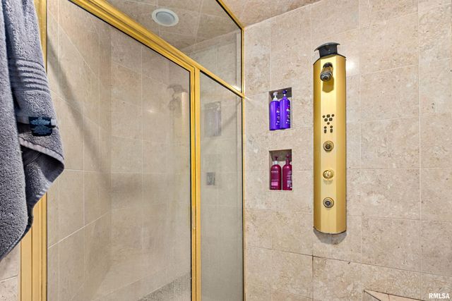 509 W HIDDEN Lane, Peoria, IL 61614