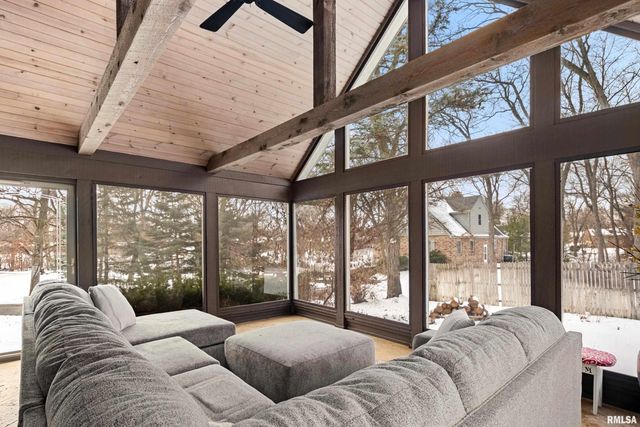 509 W HIDDEN Lane, Peoria, IL 61614