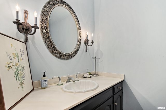 509 W HIDDEN Lane, Peoria, IL 61614