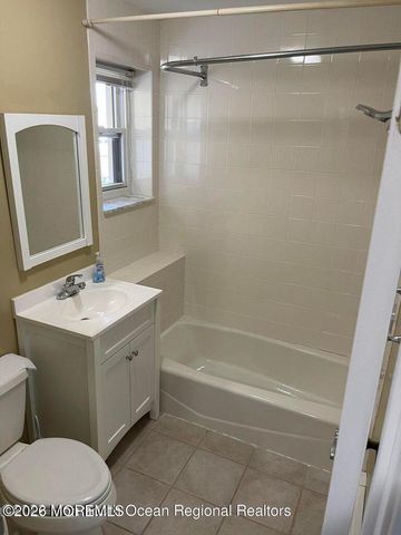 31 Wharfside Drive, Monmouth Beach, NJ 07750