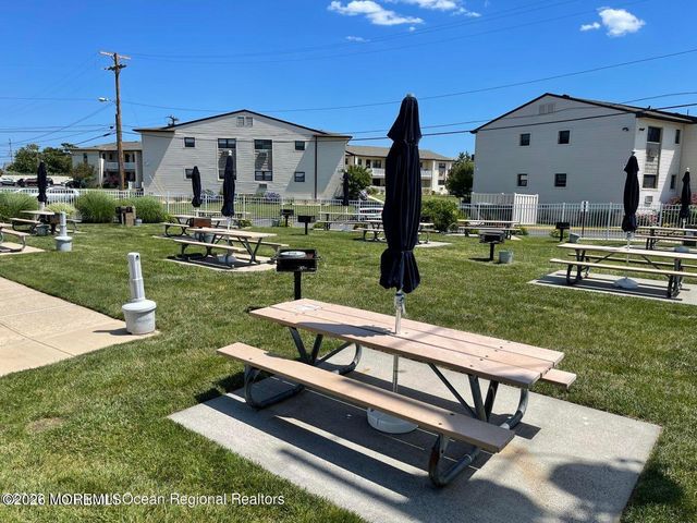 31 Wharfside Drive, Monmouth Beach, NJ 07750