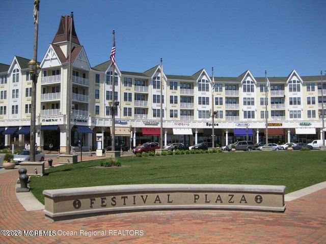 31 Wharfside Drive, Monmouth Beach, NJ 07750