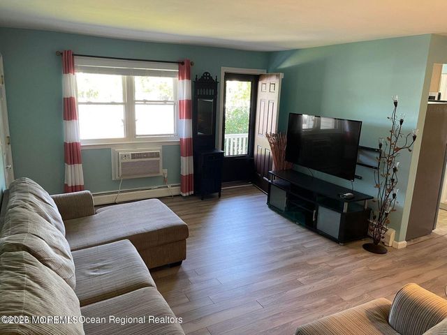 31 Wharfside Drive, Monmouth Beach, NJ 07750