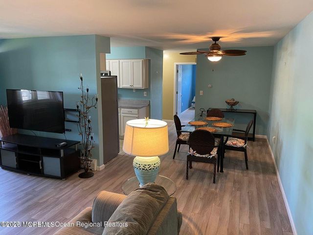 31 Wharfside Drive, Monmouth Beach, NJ 07750