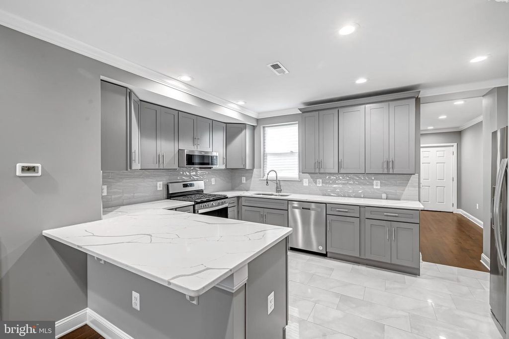 3717 MANCHESTER AVE, Baltimore, MD 21215