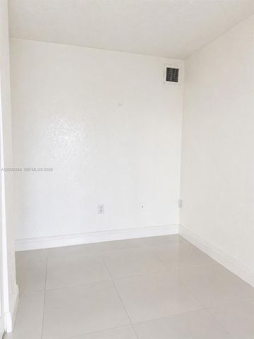 1300 W 47th Place 218A, Hialeah, FL 33012