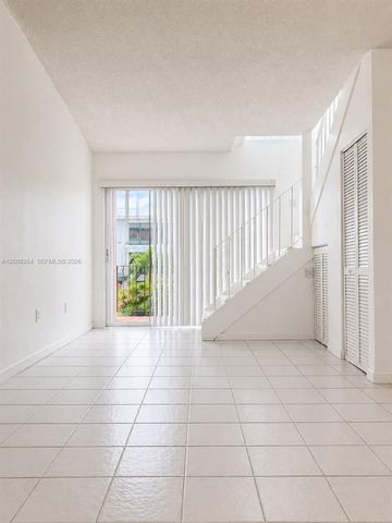 1300 W 47th Place 218A, Hialeah, FL 33012