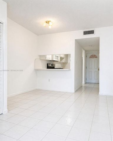 1300 W 47th Place 218A, Hialeah, FL 33012