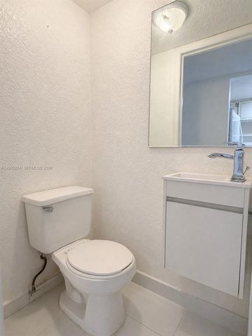 1300 W 47th Place 218A, Hialeah, FL 33012