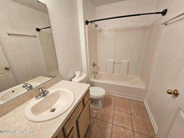 6105 MAGGIES Circle 115, Jacksonville, FL 32244