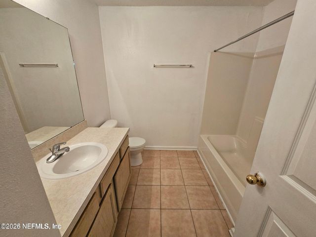 6105 MAGGIES Circle 115, Jacksonville, FL 32244