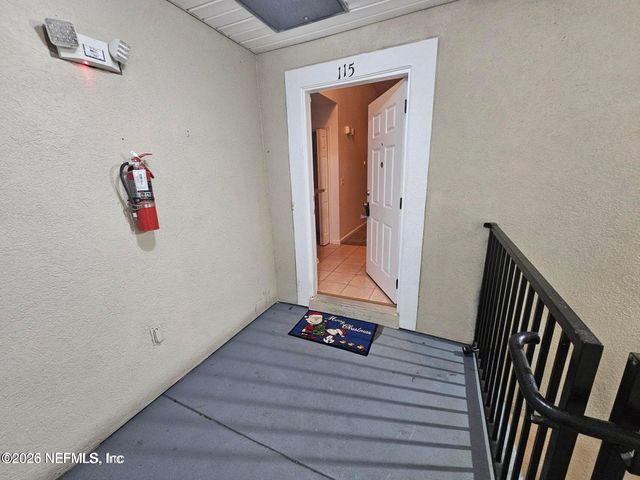 6105 MAGGIES Circle 115, Jacksonville, FL 32244