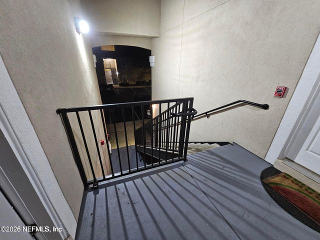 6105 MAGGIES Circle 115, Jacksonville, FL 32244
