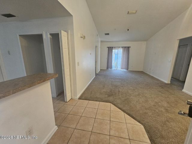 6105 MAGGIES Circle 115, Jacksonville, FL 32244