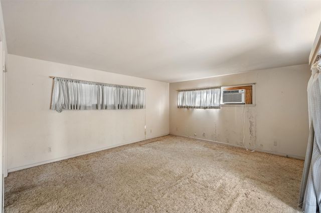 323 Harbert Street, Columbus, TX 78934