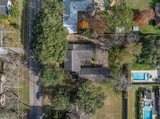 323 Harbert Street, Columbus, TX 78934