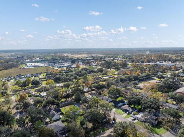 323 Harbert Street, Columbus, TX 78934