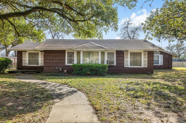 323 Harbert Street, Columbus, TX 78934