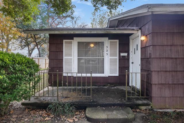 323 Harbert Street, Columbus, TX 78934